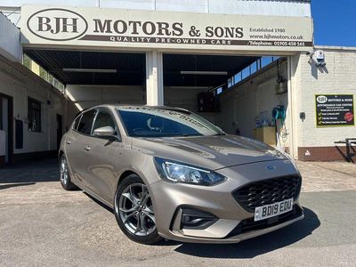 Używany Ford Focus ST-Line 125 KM (91 kW) 2019 Srebrny Hatchback