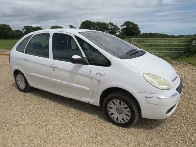 Used Citroën Xsara Picasso 2004 White MPV
