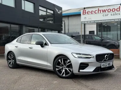 Usado Volvo S60 R-Design 250 CV (183 kW) 2022 Plateado Berlina