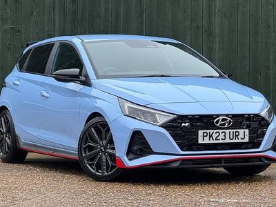 Begagnad Hyundai i20 204 HK (150 kW) 2023 Blå Halvkombi