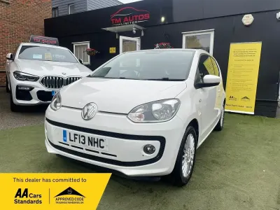 Begagnad VW up! high up! 75 HK (55 kW) 2013 Vit Halvkombi