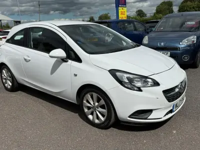 Used Vauxhall Corsa 75 HP (55 kW) 2017 White Hatchback