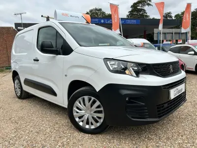 Used Peugeot Partner 131 HP (96 kW) 2021 White MPV