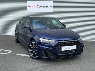 Usado Audi A1 Black Edition 150 HP (110 kW) 2025 Azul SUV