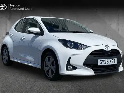 Used Toyota Yaris 114 HP (83 kW) 2025 Pure white Hatchback