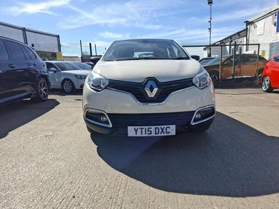 Used Renault Captur Dynamique 90 HP (66 kW) 2015 White SUV