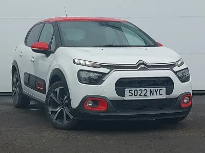 Używany Citroën C3 Shine 102 KM (75 kW) 2022 Biały Hatchback