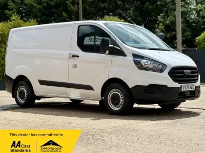 Used Ford Transit Custom 105 HP (77 kW) 2019 White Van
