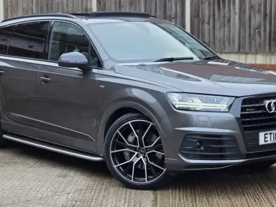 Usado Audi Q7 Exclusive 272 HP (200 kW) 2018 Cinzento SUV