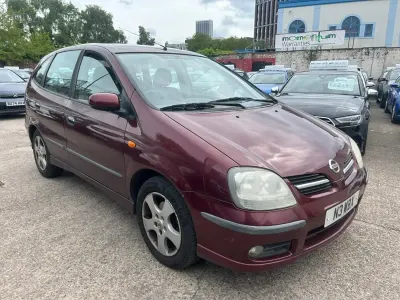 Used Nissan Almera 2004 Red Hatchback