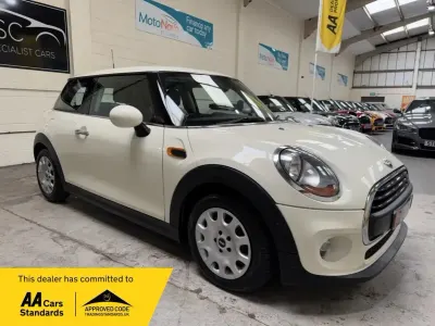 Used Mini ONE Hatch 102 HP (75 kW) 2015 White Hatchback