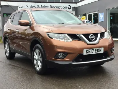 Gebraucht Nissan X-Trail Acenta 177 PS (130 kW) 2017 Orange SUV