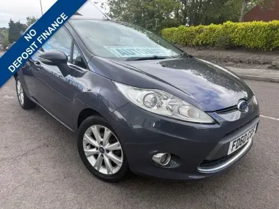 Second-hand Ford Fiesta Zetec 96 CP (70 kW) 2011 Albastru Hatchback