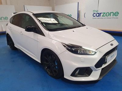 Używany Ford Focus RS 350 KM (257 kW) 2016 Biały Hatchback