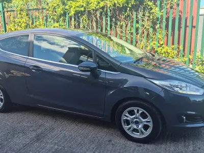 Used Ford Fiesta Titanium 95 HP (69 kW) 2014 Grey Hatchback