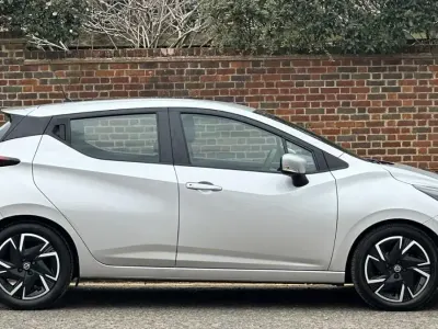 Używany Nissan Micra Acenta 91 KM (66 kW) 2022 Srebrny Hatchback