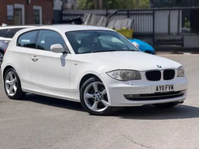 Used BMW 116 Sport Line 2011 White Hatchback