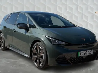 Begagnad Cupra Born e-Boost 239 kW (326 HK) 2026 Grön Halvkombi
