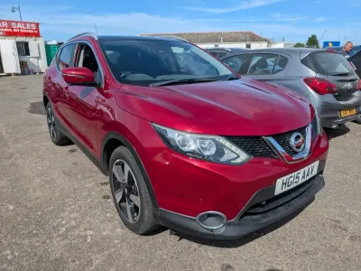 Used Nissan Qashqai N-TEC 115 HP (84 kW) 2015 Red SUV