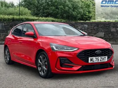 Used Ford Focus ST-Line 125 HP (91 kW) 2025 Red Hatchback
