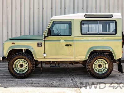 Used Land Rover Defender Heritage 122 HP (89 kW) 2009 Green Hatchback