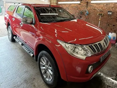 Begagnad Mitsubishi L200 178 HK (130 kW) 2015 Röd Pickup