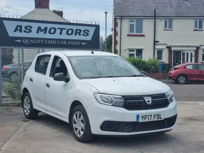 Used Dacia Sandero Ambiance 90 HP (66 kW) 2017 White Hatchback
