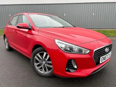 Used Hyundai i30 SE 140 HP (102 kW) 2018 Red Hatchback