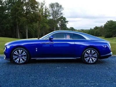 Usado Rolls Royce Spectre 430 kW (585 HP) 2024 Azul Coupé