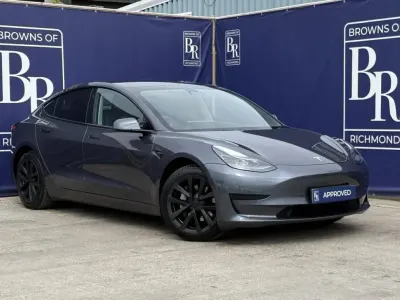 Używany Tesla Model 3 RWD 177 kW (241 KM) 2023 Szary Sedan/Limuzyna