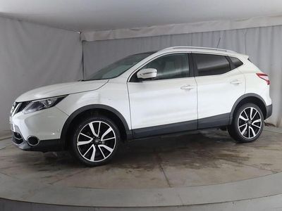 White Used 2014 Nissan Qashqai Tekna SUV | £5,299 (A bit pricey)