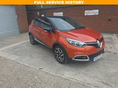 Used Renault Captur Dynamique 90 HP (66 kW) 2017 Orange/black SUV