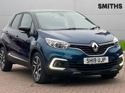 Used Renault Captur Iconic 90 HP (66 kW) 2019 Ocean blue/diamond black SUV