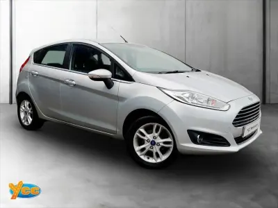 Begagnad Ford Fiesta Zetec 100 HK (73 kW) 2017 Silver Halvkombi