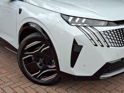 Used Peugeot e-3008 GTi 156 kW (213 HP) 2024 White SUV