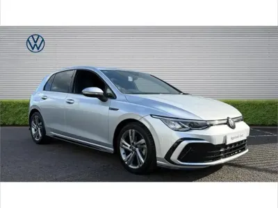 Begagnad VW Golf VIII R-line 150 HK (110 kW) 2024 Silver Halvkombi