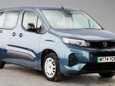 Second-hand Vauxhall Combo Design Edition 100 kW (136 CP) 2024 Albastru Monovolum