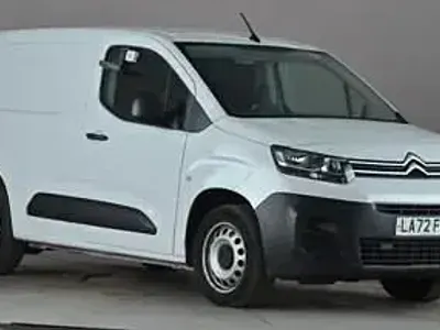 Second-hand Citroën Berlingo 100 CP (73 kW) 2022 Alb Monovolum