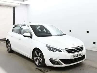 Used Peugeot 308 Allure 150 HP (110 kW) 2015 White Hatchback