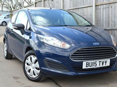 Usado Ford Fiesta Studio 82 HP (60 kW) 2015 Azul Citadino