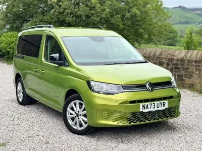 Używany VW Caddy Life 2023 Zielony Minivan