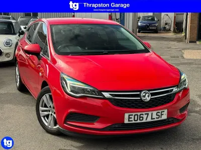 Używany Vauxhall Astra 2017 Czerwony Hatchback