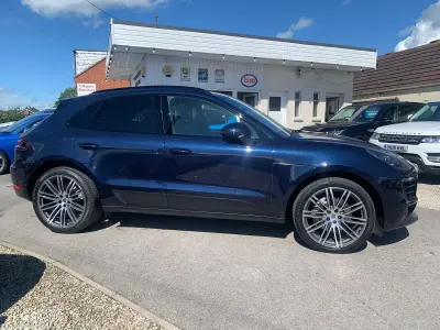 Used Porsche Macan 258 HP (189 kW) 2016 Blue SUV