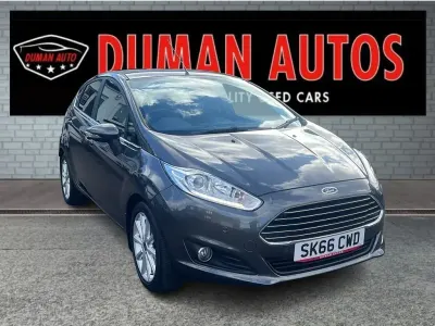 Używany Ford Fiesta Titanium 100 KM (73 kW) 2016 Szary Hatchback