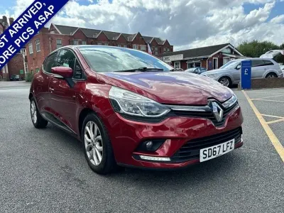 Used Renault Clio Dynamique 90 HP (66 kW) 2017 Red Hatchback