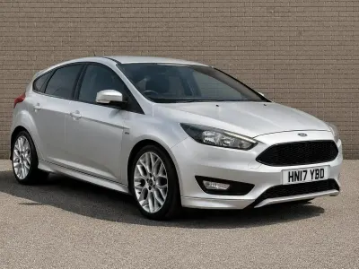 Used Ford Focus ST-Line 120 HP (88 kW) 2017 Silver Hatchback