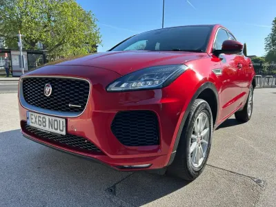 Usado Jaguar E-Pace R-Dynamic 150 HP (110 kW) 2018 Vermelho SUV