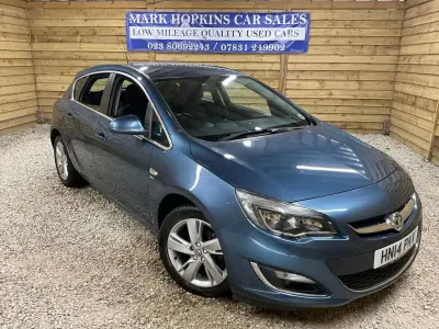 Used Vauxhall Astra SRi 115 HP (84 kW) 2014 Blue Hatchback