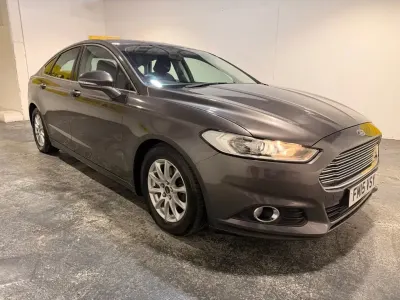 Begagnad Ford Mondeo Titanium 120 HK (88 kW) 2015 Grå Halvkombi