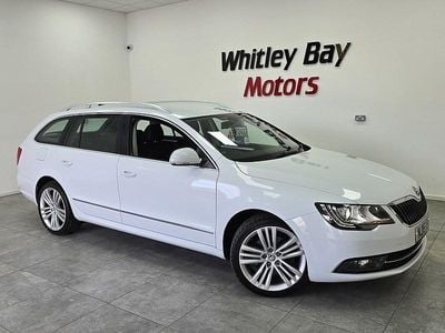 White Used 2015 Skoda Superb Elegance Estate | £12,490 (Fair price)
